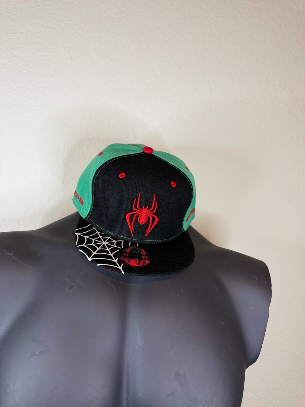 Spider-Verse Spider-Man Fitted Hat 7 3/8 Black Teal Red Web Under Brim HGC New